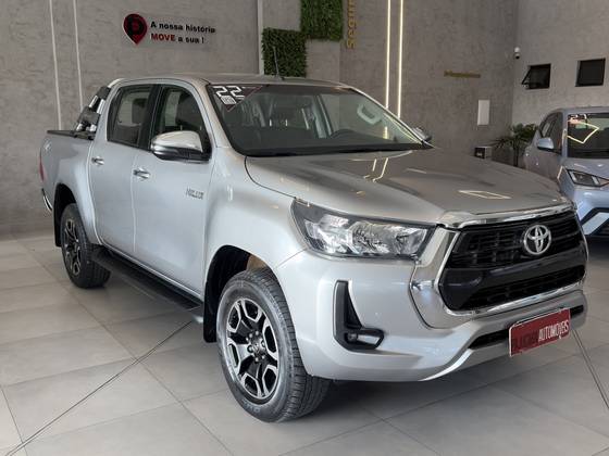 TOYOTA HILUX 2.8 D-4D TURBO DIESEL CD SRV 4X4 AUTOMÁTICO